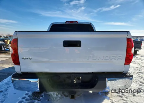 2014 Toyota Tundra Crewmax Sr5 z USA, uszkodzony, nr VIN 5TFDW5F12EX350631